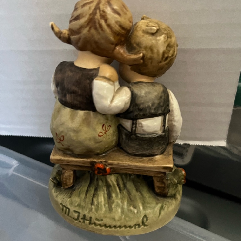 Goebel Ceramic Figurine of a big sister  reading to her brother. - Picture 2 of 4